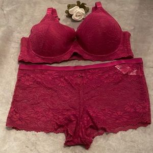Plus Size Bra Set - Size 44D/3X